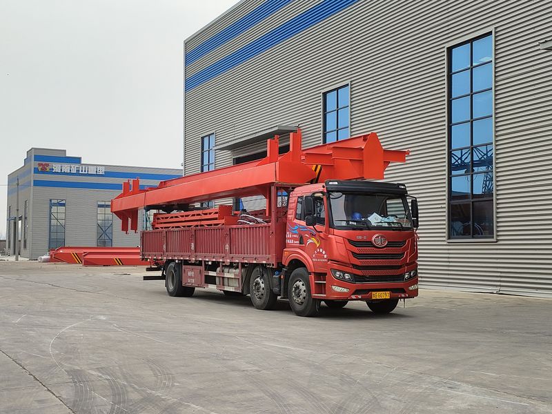 2臺電動葫蘆門式起重機 MHxh10t—13m 發往河南焦作交付客戶使用。